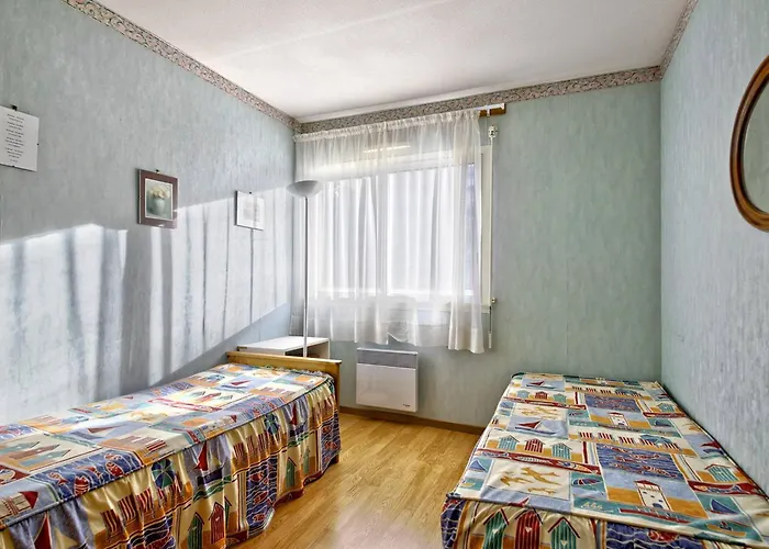 Apartment Spacieux T3 A Arcachon, A 400 M De La Plage, Avec Balcon Et Parking Prive. - Fr-1-433-115 *